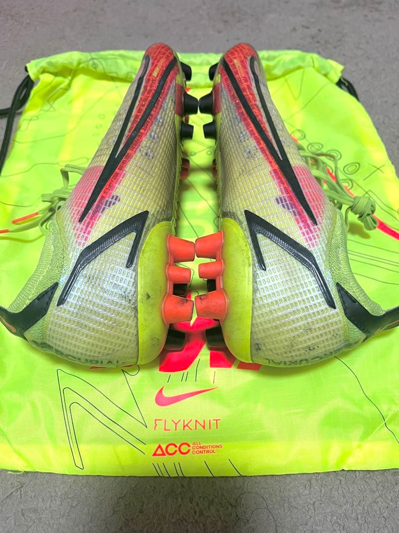 サッカー　スパイク　Nike マーキュリアル　ACC