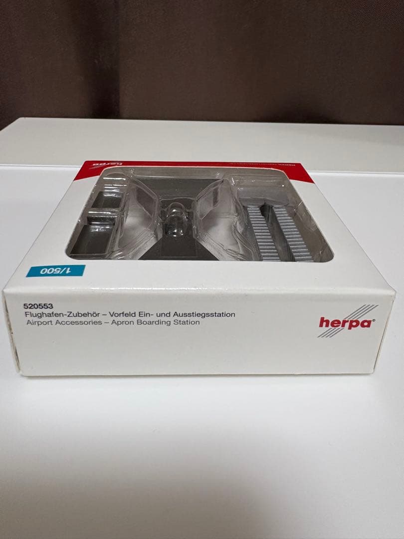 空港ジオラマアクセサリー エプロン地上搭乗設備 1/500 [520553]