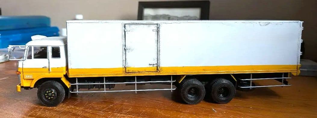 プラモデル完成品三菱ふそうＦU