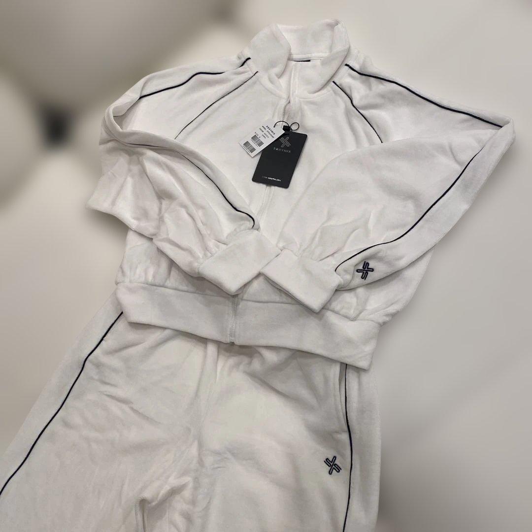 ゼクシィミックス　ホワイトジャージ上下セット