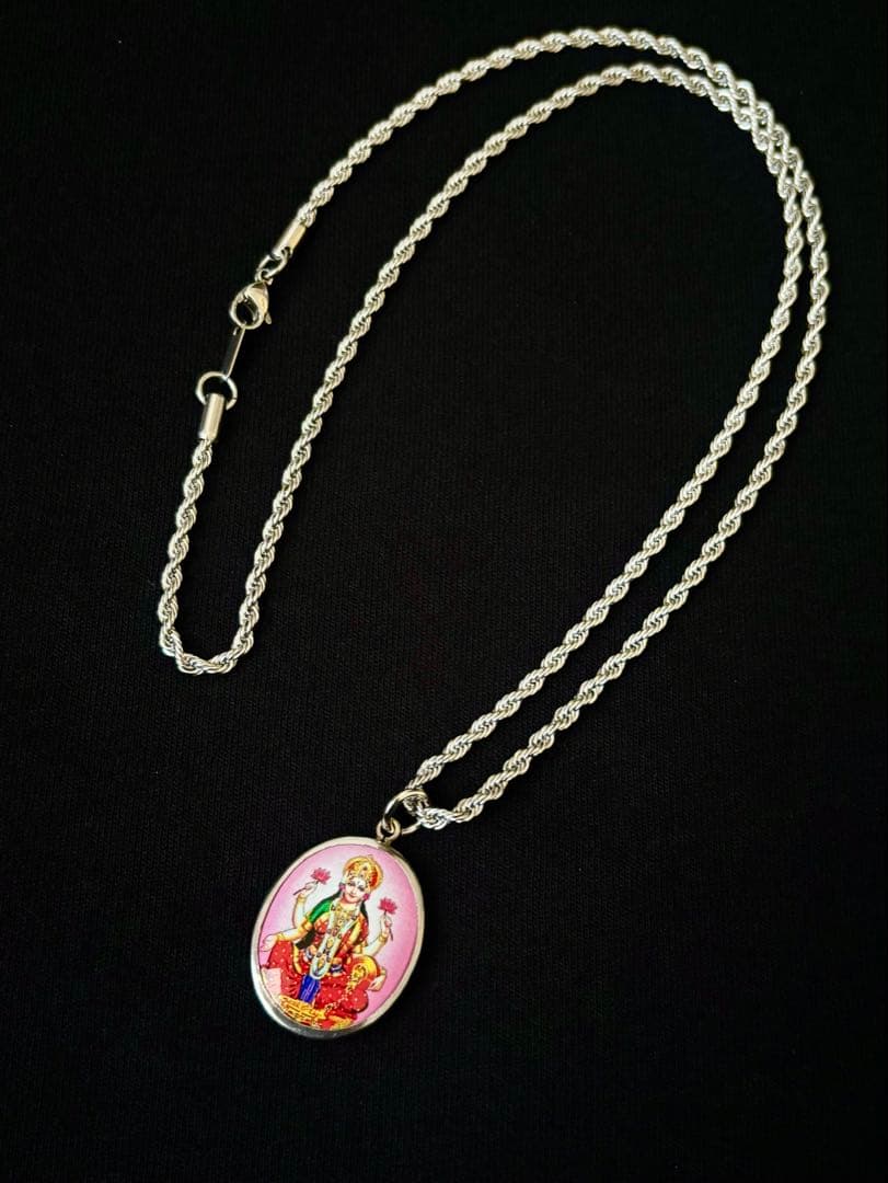 藤井風さん　女神ラクシュミー〈ピンク〉オームペンダント⭐︎おまけつき