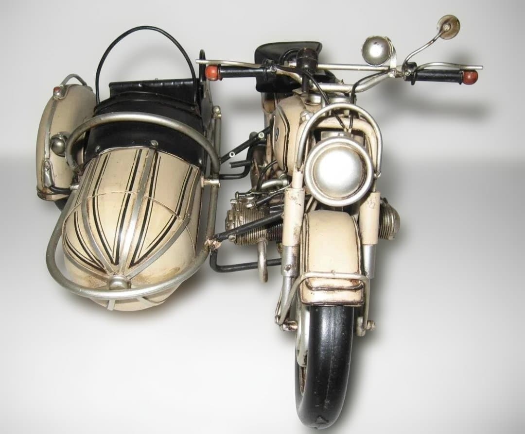 1/6  バイク　サイドカー　クールガールやバービーを乗せれる