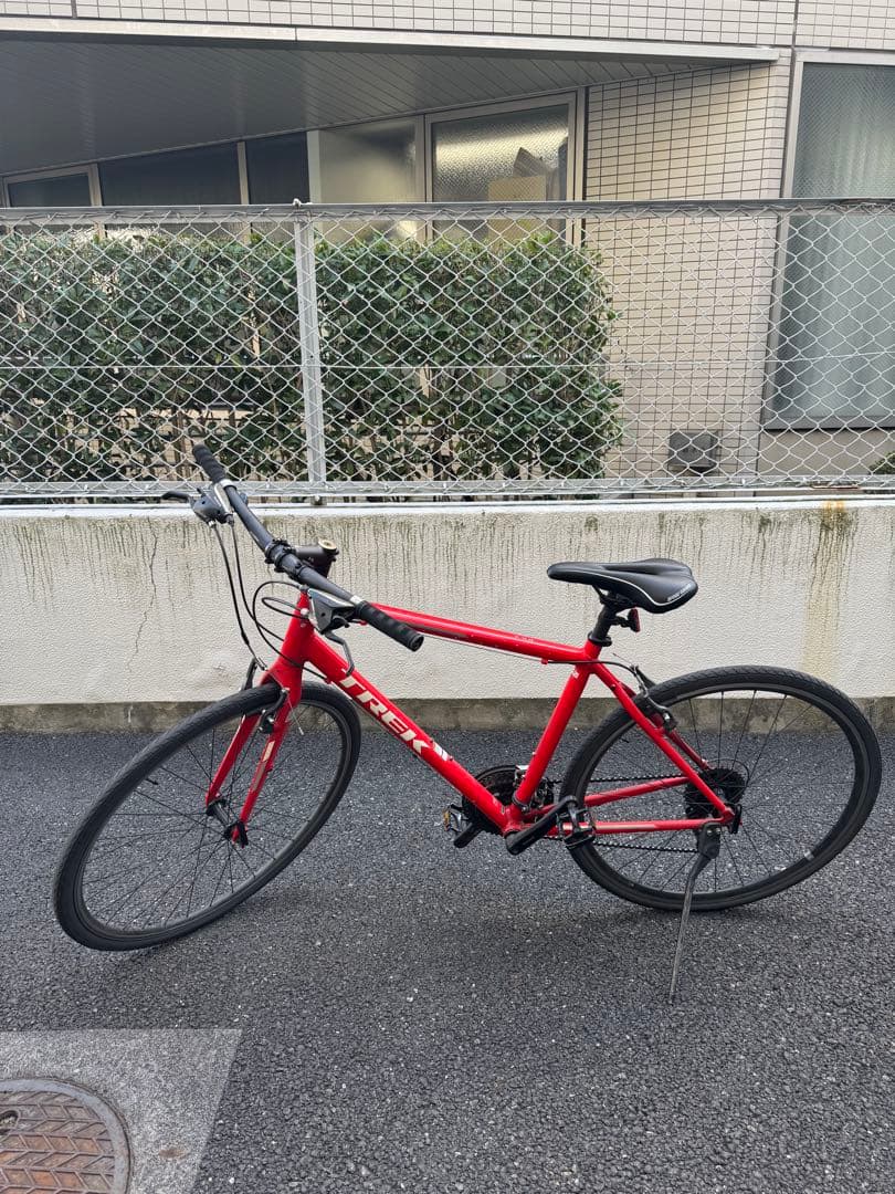 TREK 赤 クロスバイク スポーツサイクル