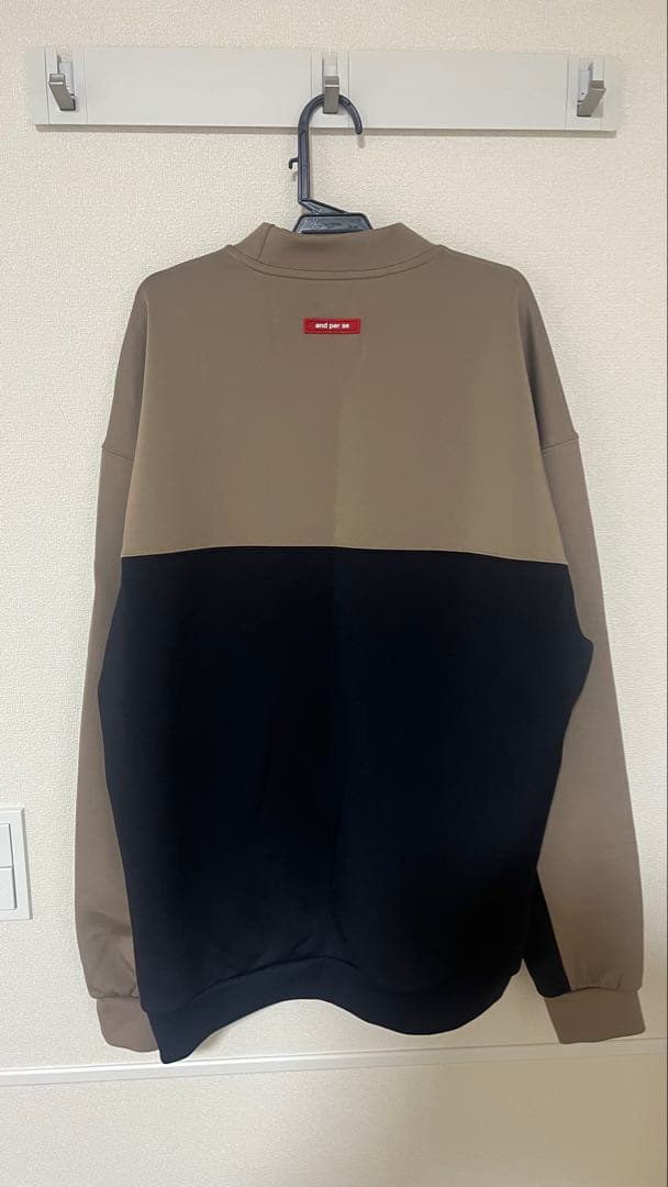 アンパスィ　ダンボールストレッチ　クルーネックスウェット　Lサイズ