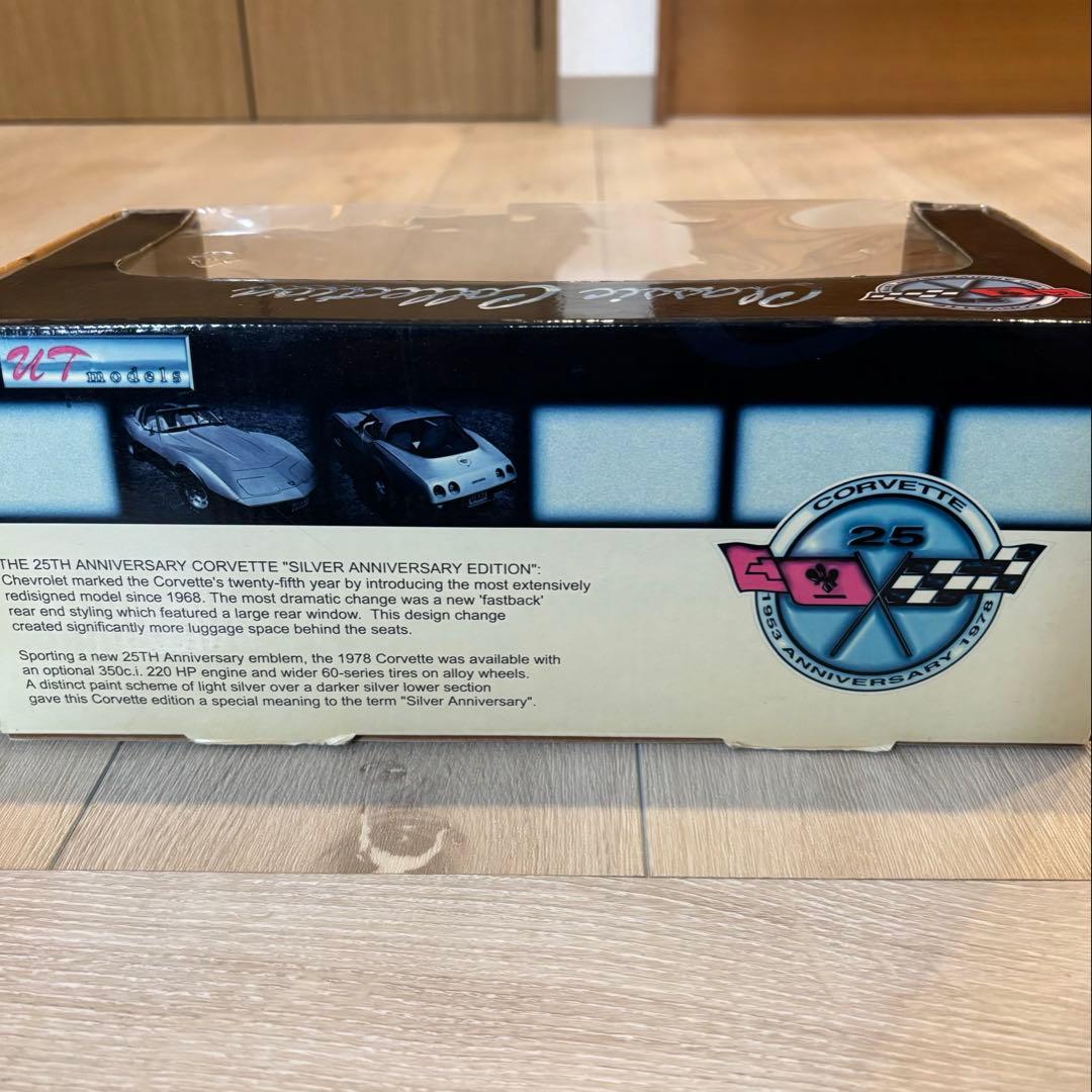 UTモデルズ 78シボレー コルベット アニバーサリー グリーンライト 1/18