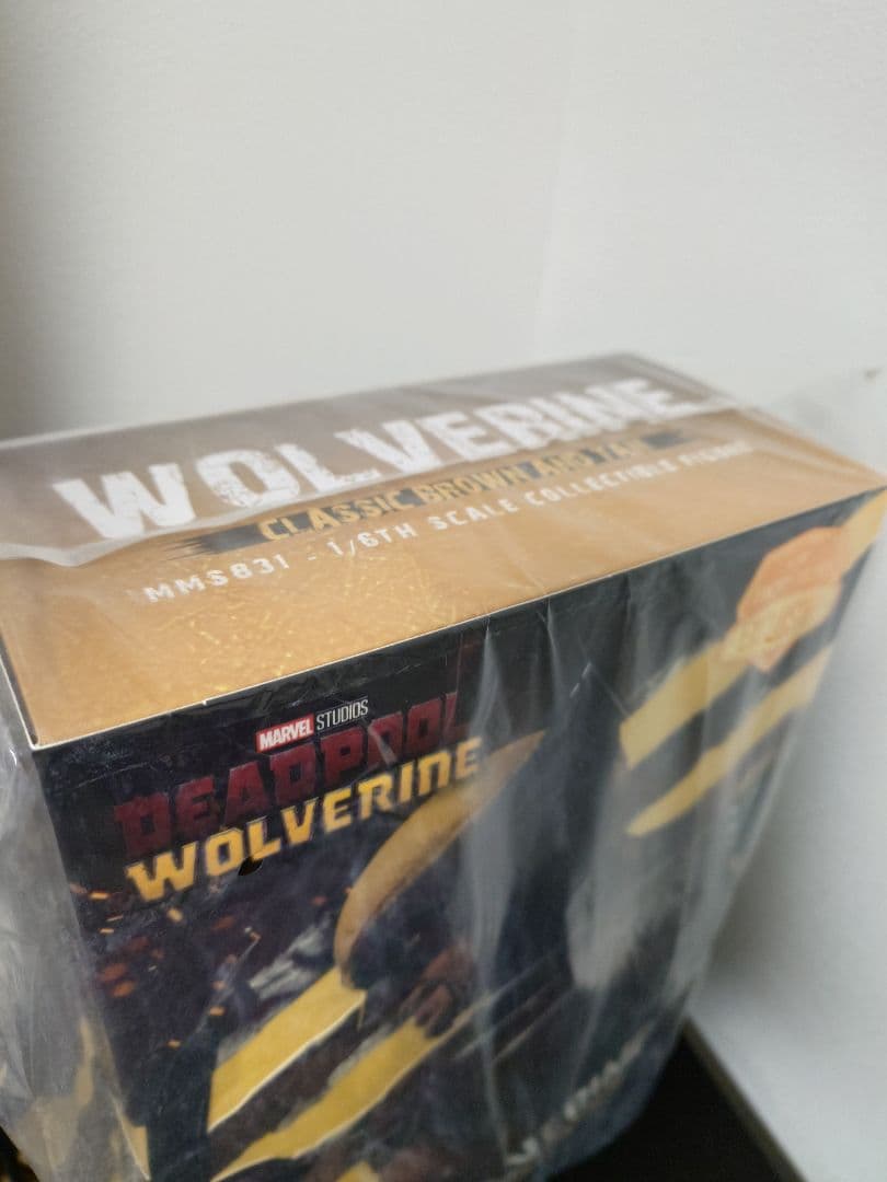 シ*ク様 ホットトイズ 1/6 ウルヴァリン(ブラウン版)未開封