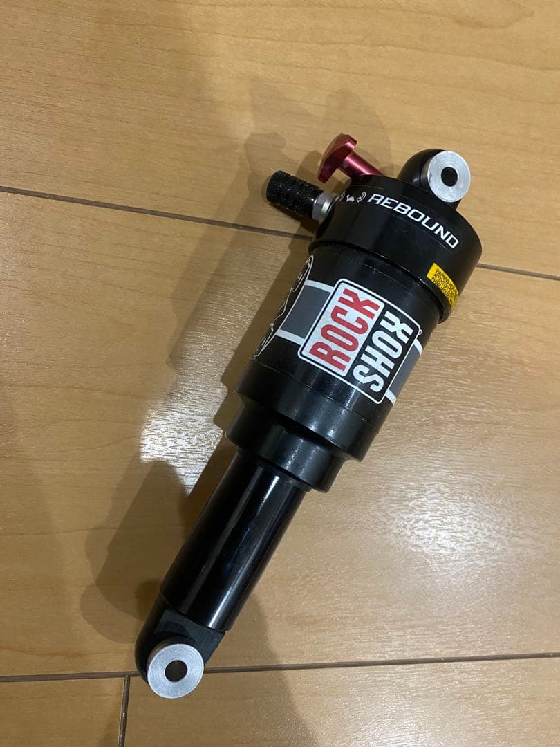 ROCK SHOX リアサスペンション　軸間140㎜