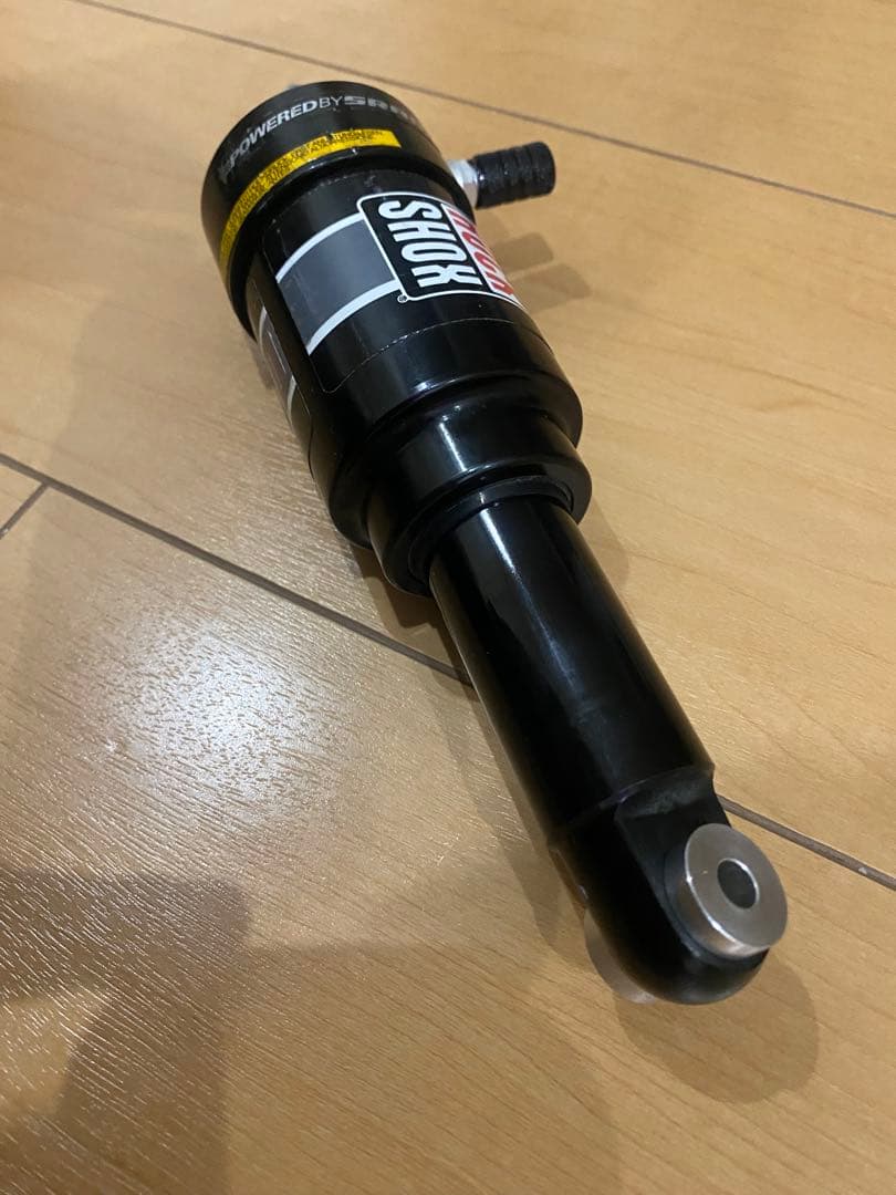 ROCK SHOX リアサスペンション　軸間140㎜