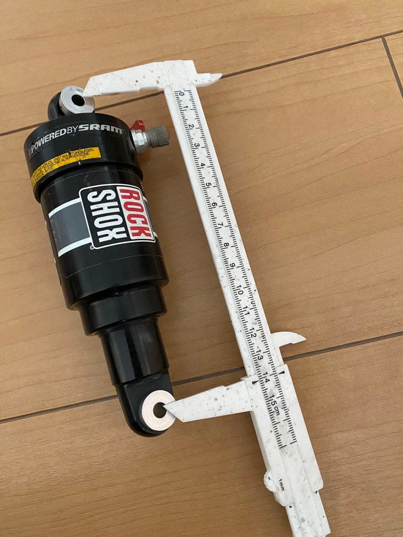 ROCK SHOX リアサスペンション　軸間140㎜