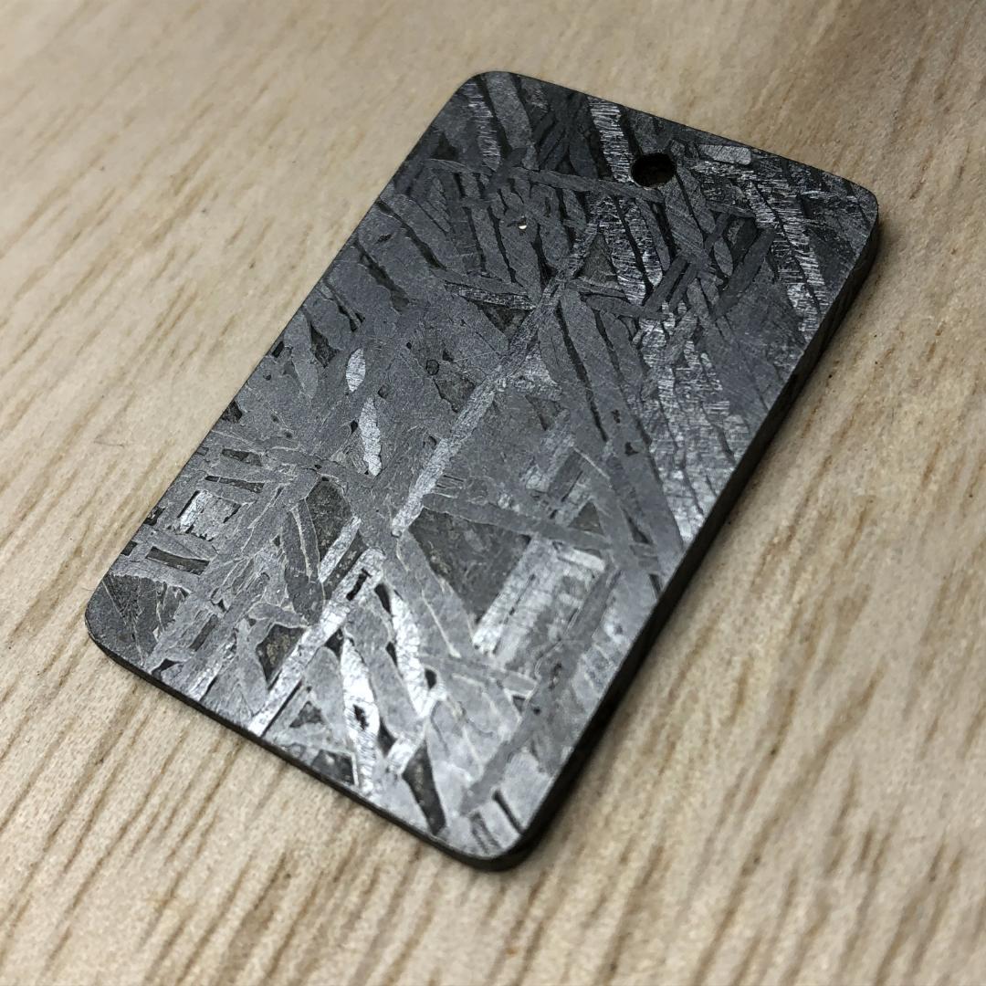 アルタイ隕石　 鉄隕石　メテオライト　ペンダントトップ　重さ約22ｇ