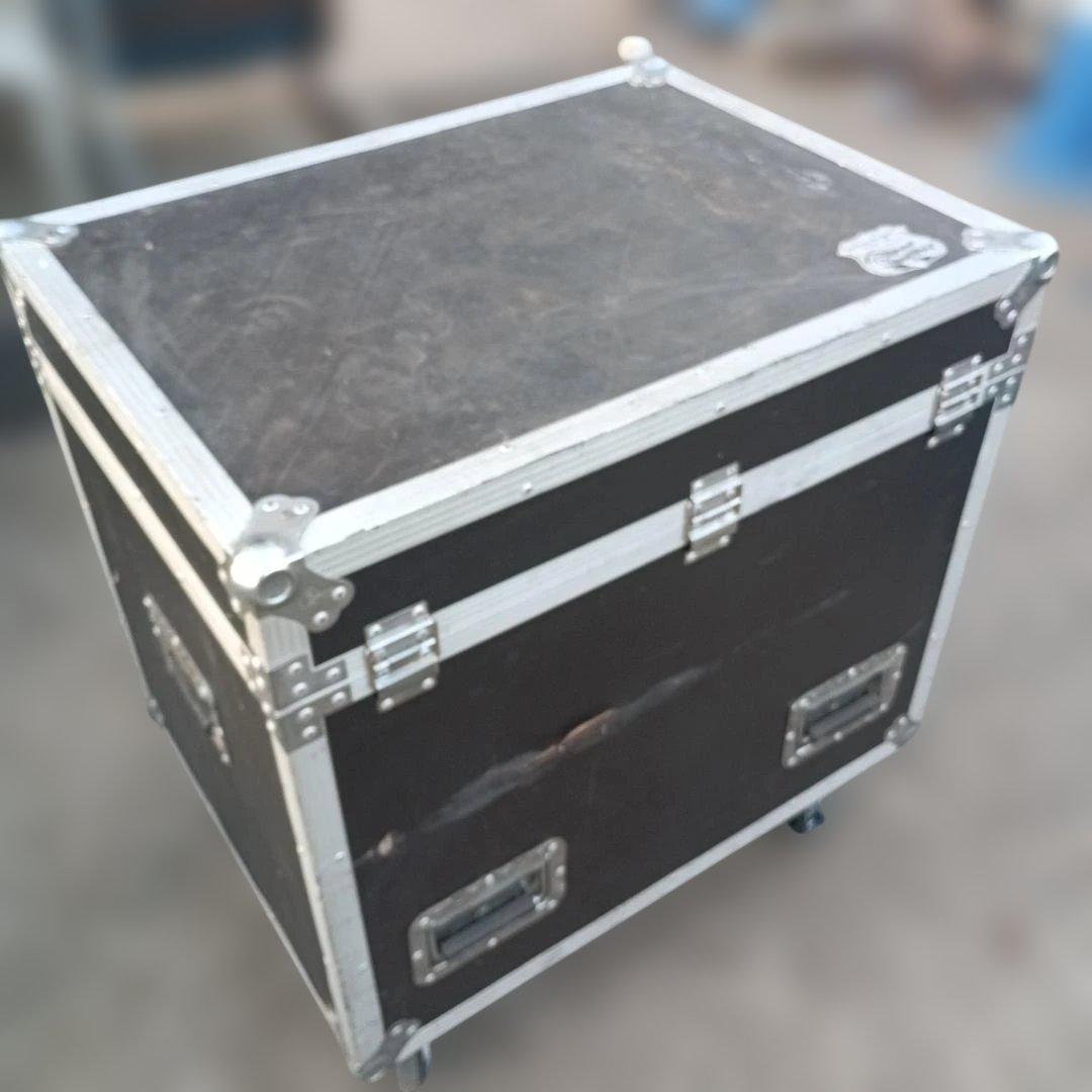 ７０１０）Road Ready　大型機材トランクケース　キャスター付き