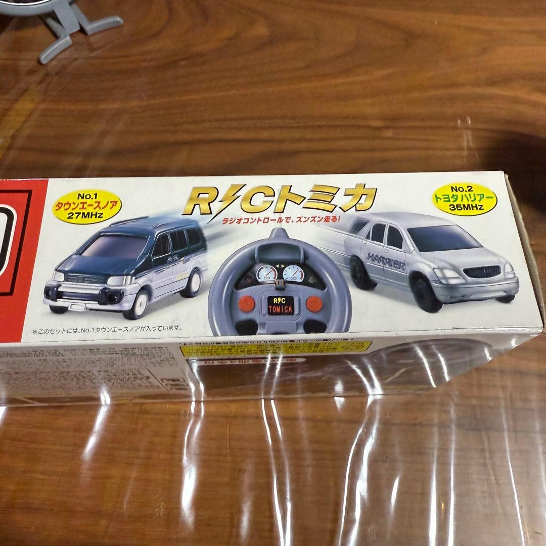 タウンエースノア　グリーン×シルバー　R/Cトミカ No.1 27MHz仕様