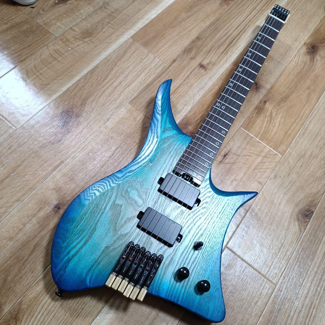 ヘッドレスギター　エレキギター　青色　ブルー　ヘッドレス　ギター
