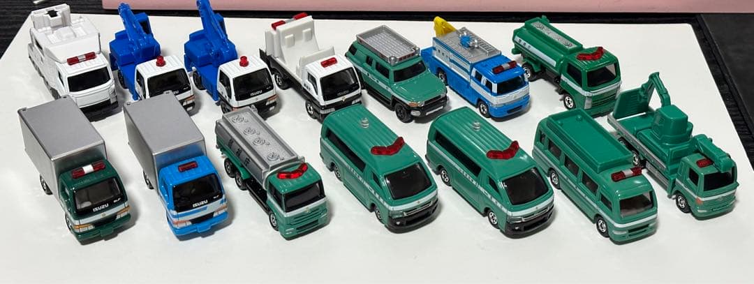 トミカ　パトカー　特殊車両セット