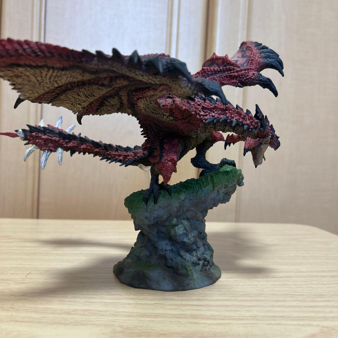 クリエイターズモデル　モンスターハンター リオレウス フィギュア