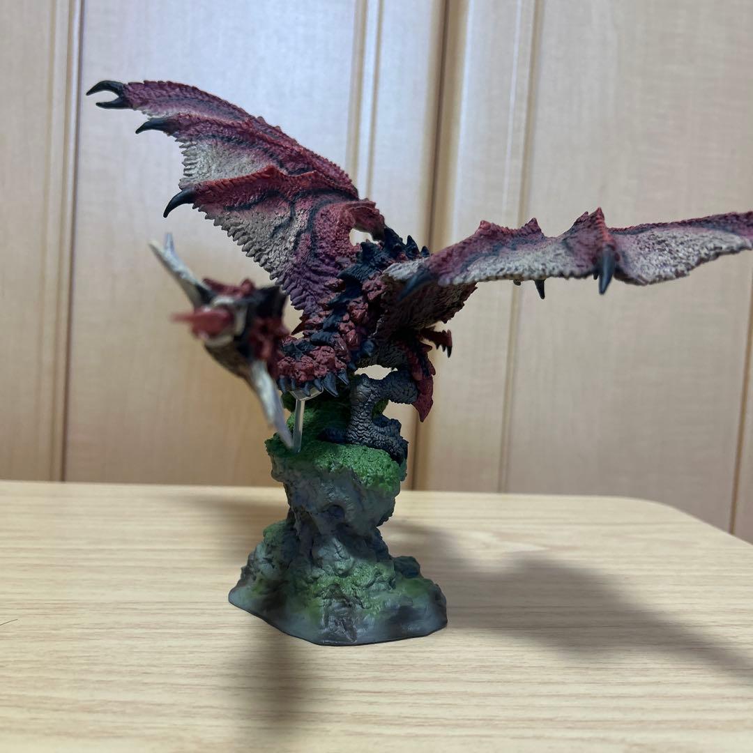 クリエイターズモデル　モンスターハンター リオレウス フィギュア