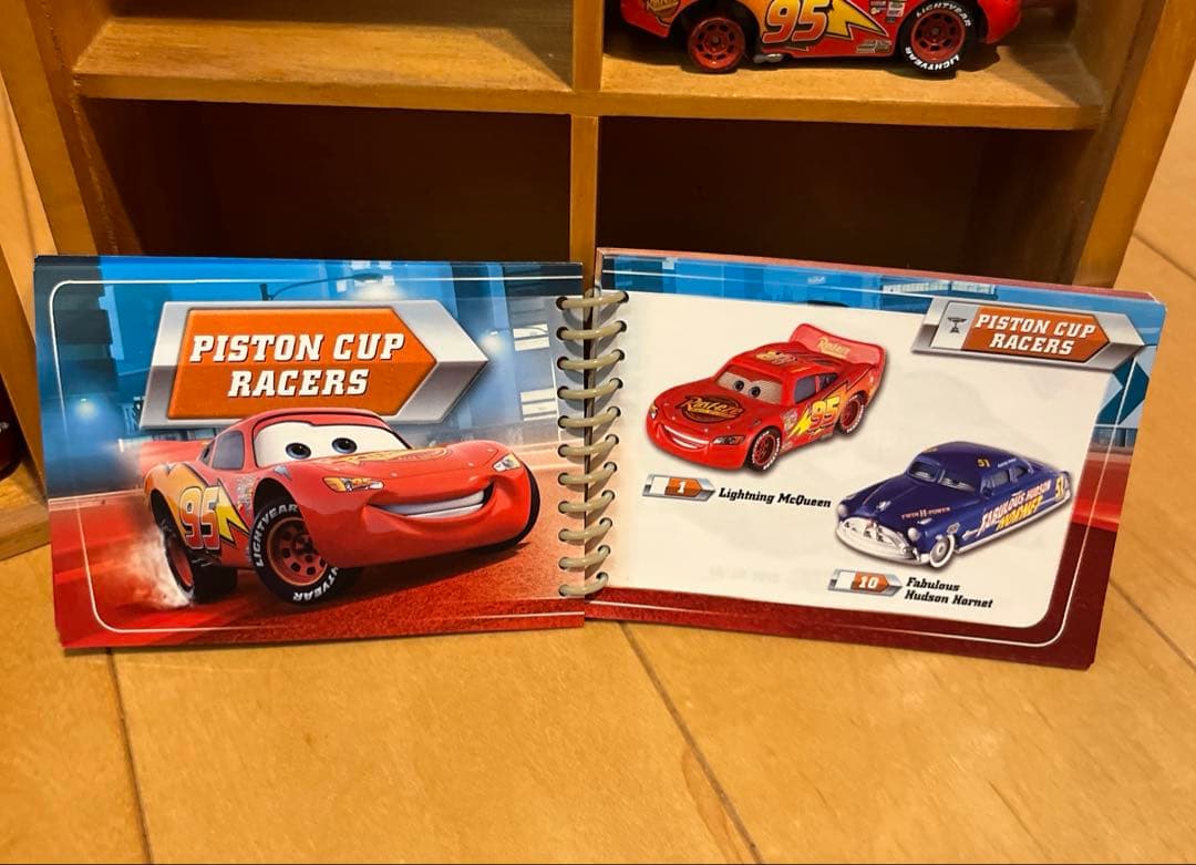 美品　マテルカーズ ライトニング・マックィーン 21台とガイドブック2冊セット