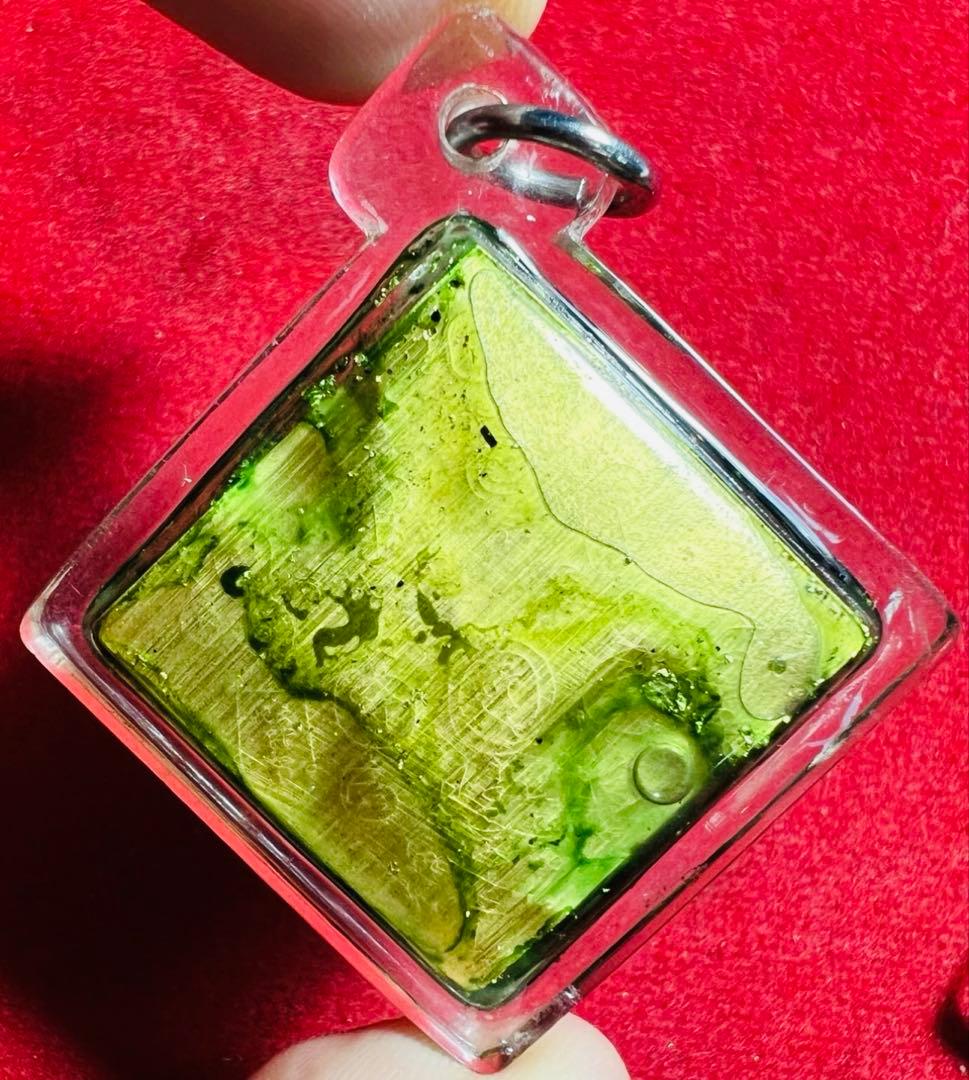 【限定1】超レア品　ペンダント 18 クラウン 素晴らしい魅力的なヤント な慈悲