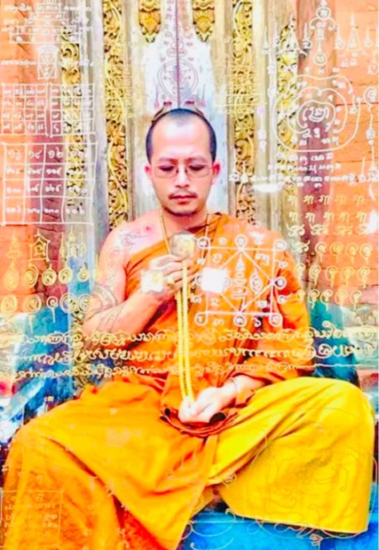 【限定1】超レア品　ペンダント 18 クラウン 素晴らしい魅力的なヤント な慈悲