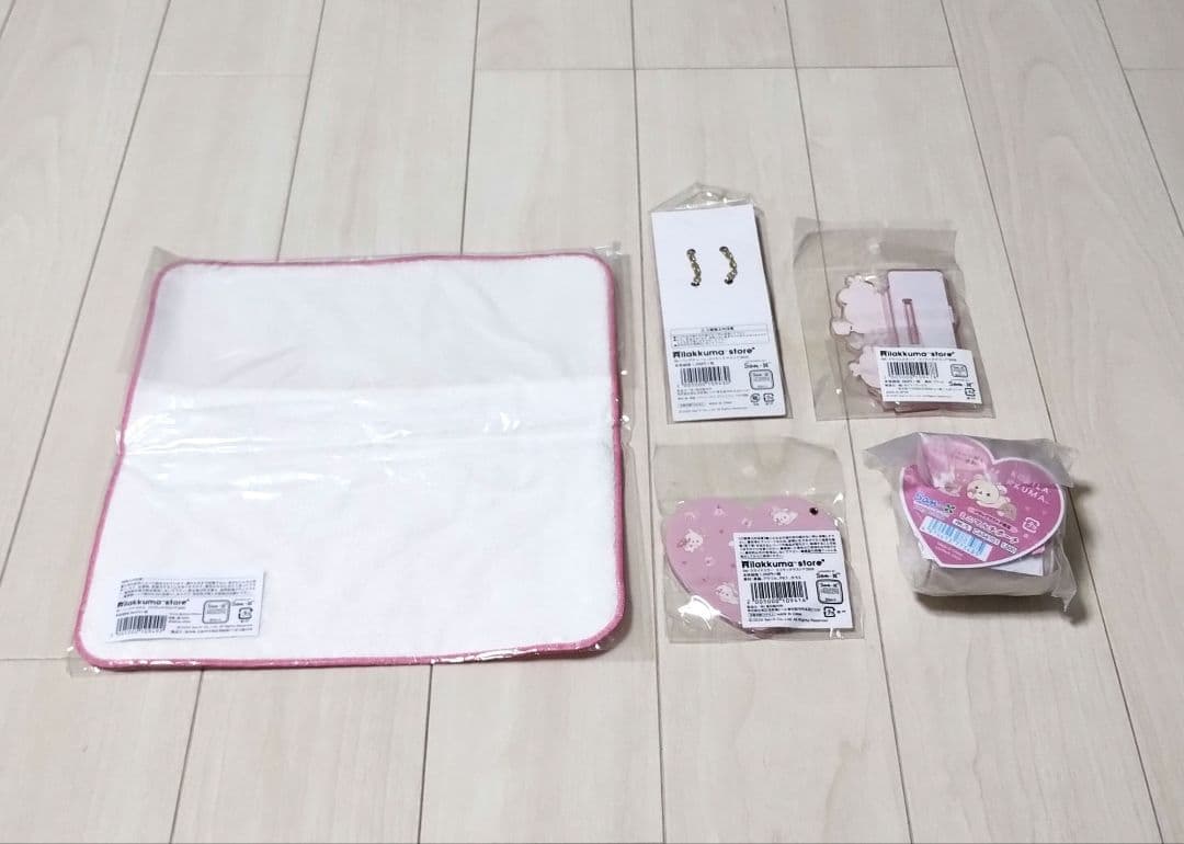 コリラックマストア2020　アクリルスタンド　ハンカチ　ミラー　チャーム　ポーチ