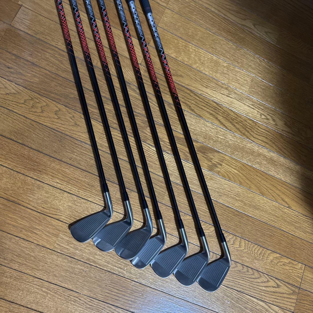 ホワイト ゴルフバッグ アイアンセット付き