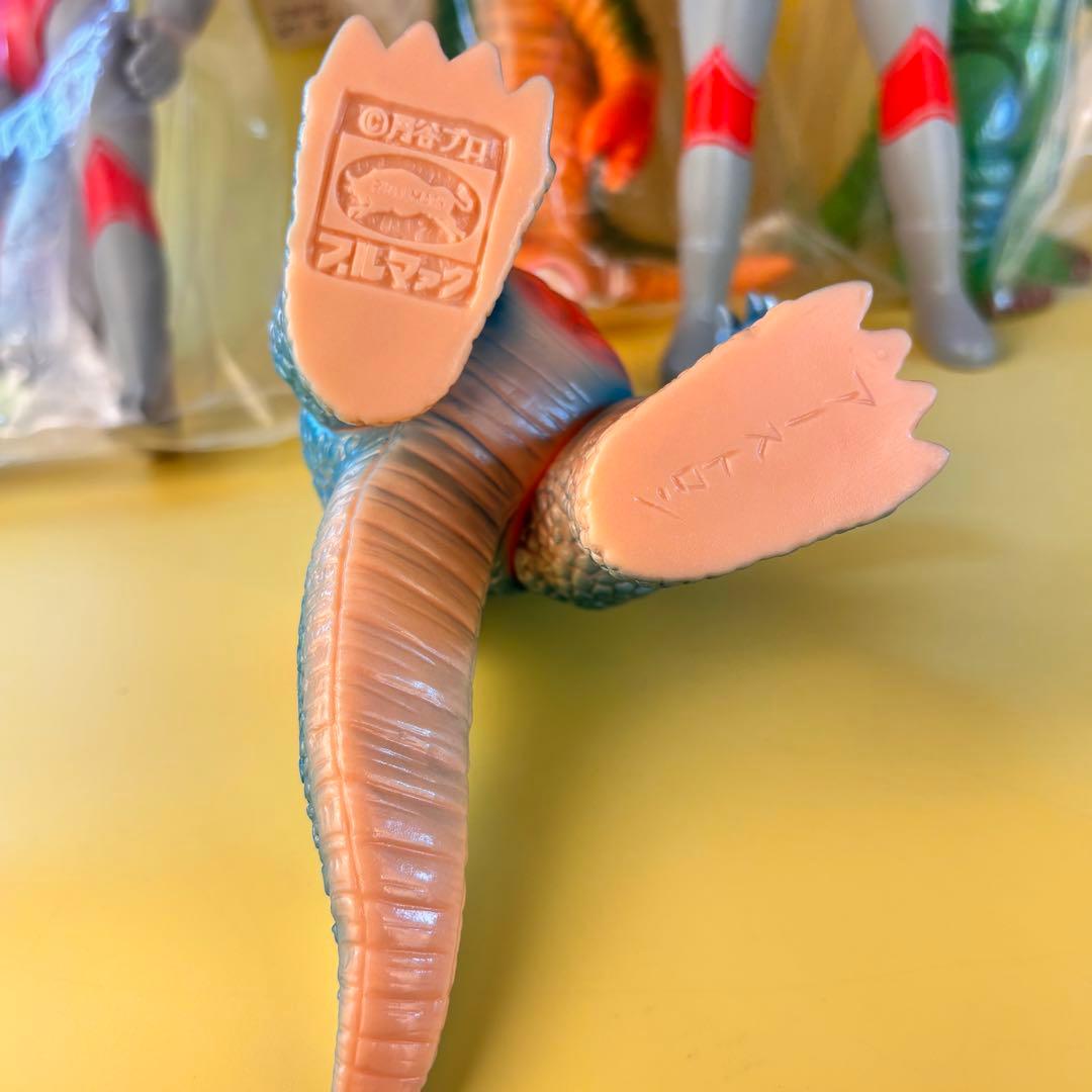 ゆ*ん様 ブルマァクの怪獣シリーズ★アーストロン Gカラー 帰ってきたウルトラマ