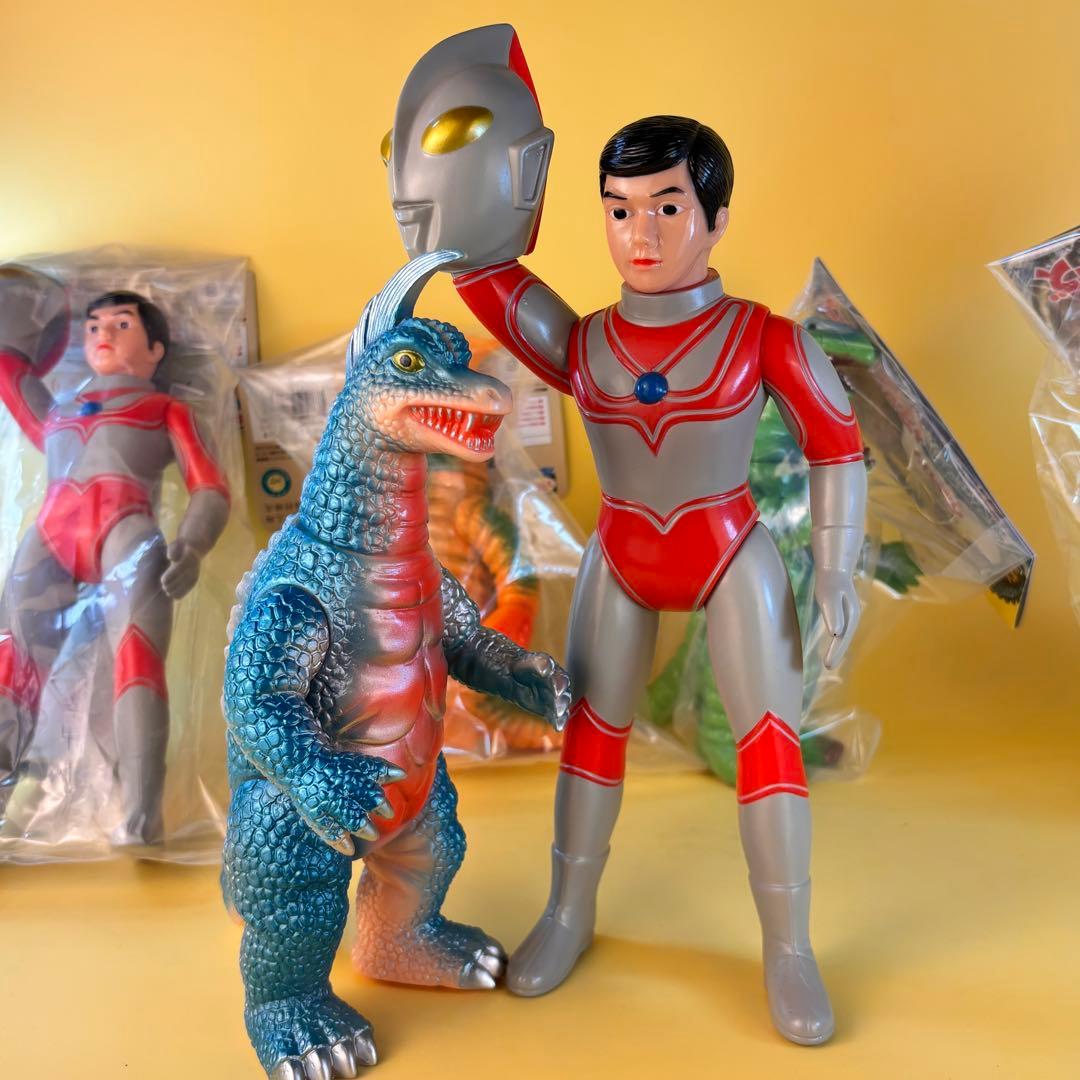 ゆ*ん様 ブルマァクの怪獣シリーズ★アーストロン Gカラー 帰ってきたウルトラマ