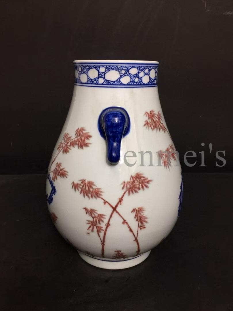 中国古陶磁、青花釉裏紅花瓶、赤葉模様、装飾壺、青白い釉薬の花瓶、純手作り、文房具