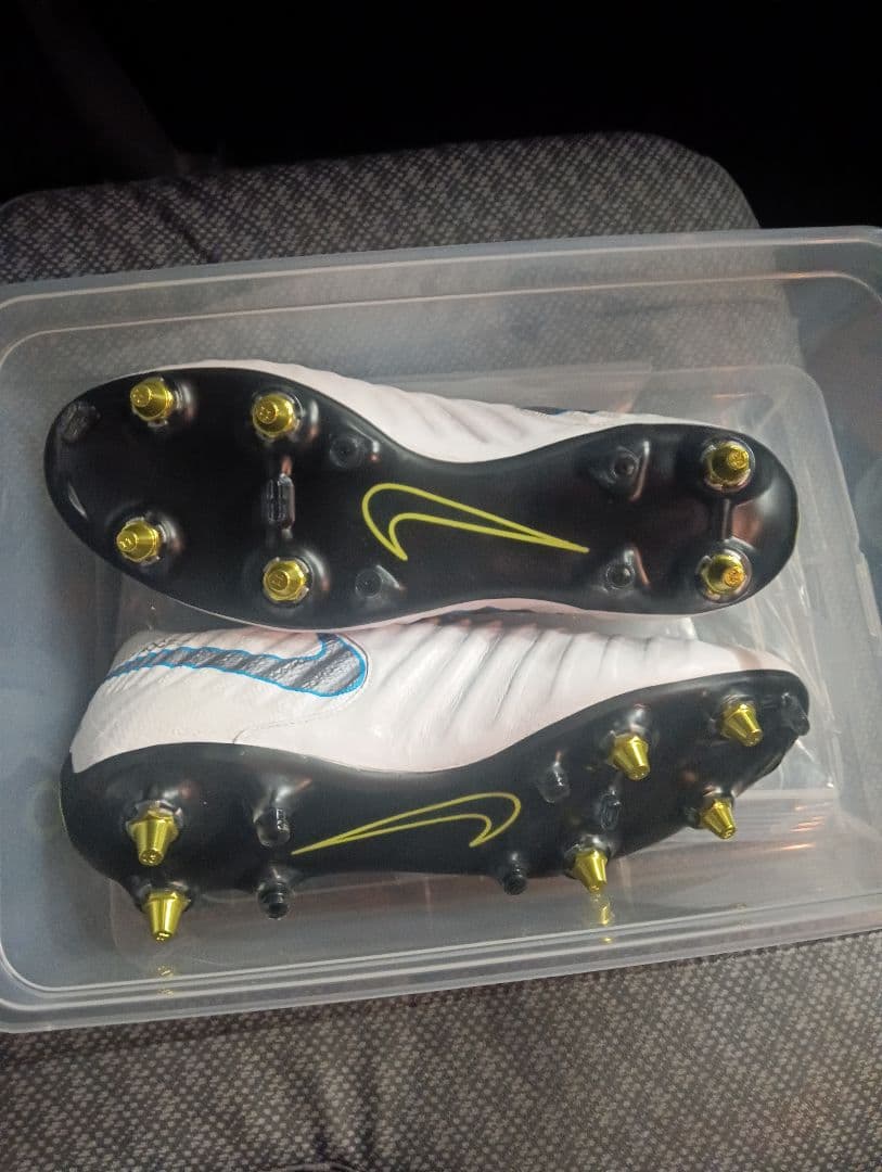 NIKE　ティエンポレジェンド7 27.5