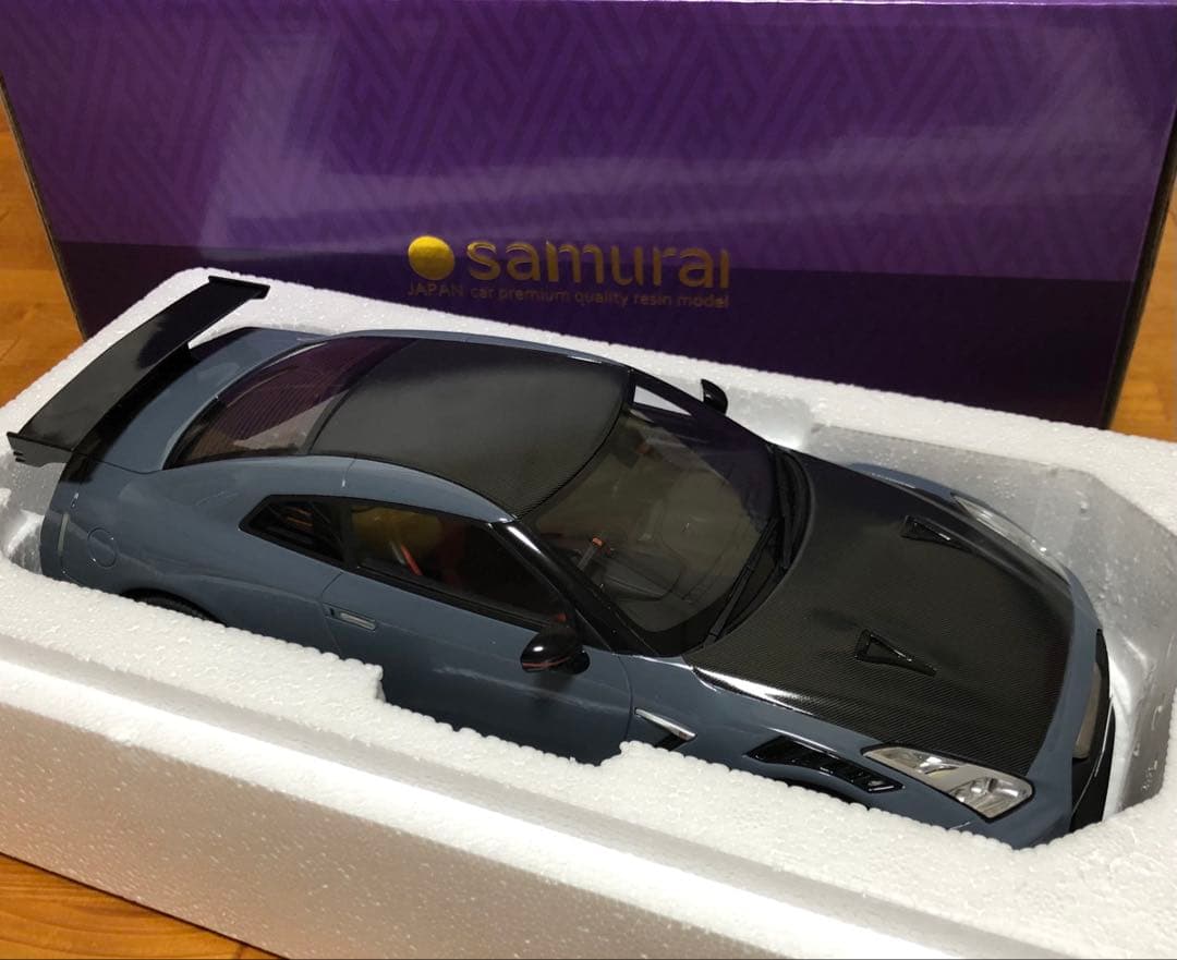 R35 GT-R ニスモ 2022 京商 samurai 日産 1/18