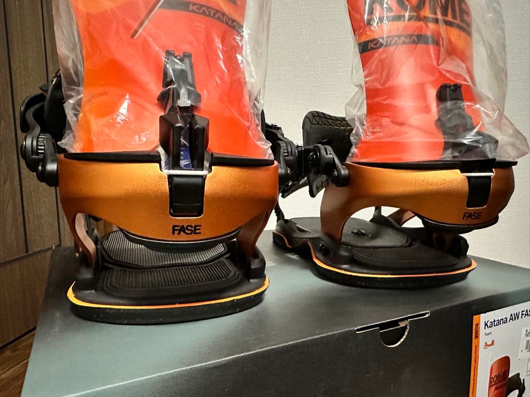 新品 ROME KATANA AW FASE25〜26 M/L サイズ　オレンジ