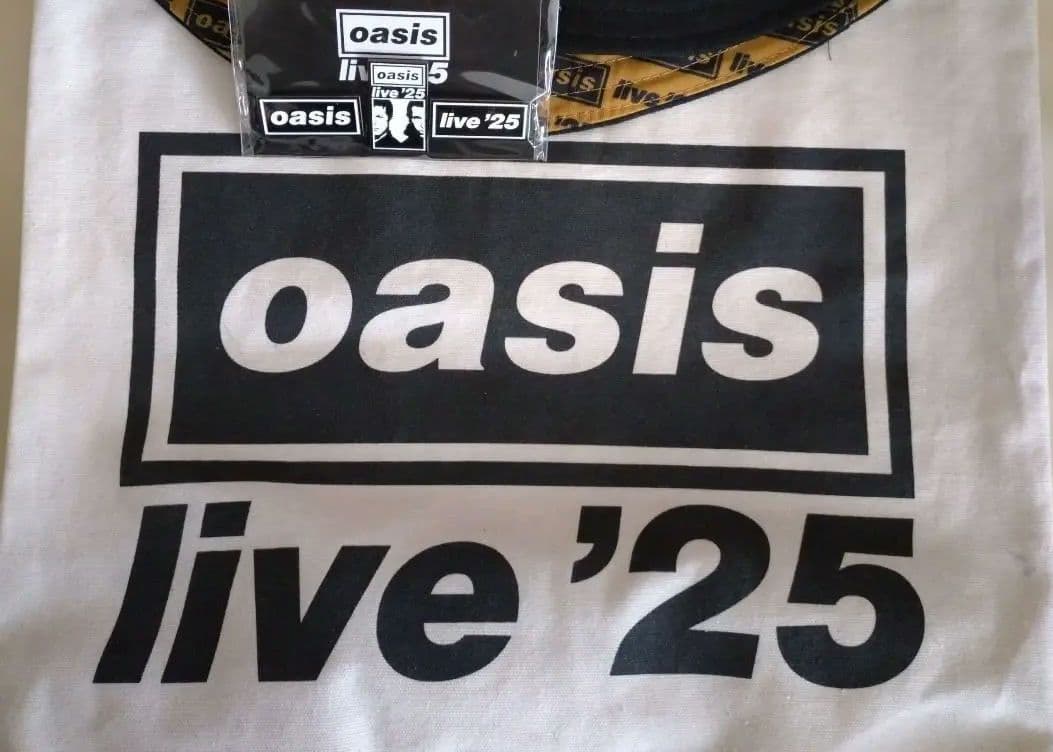 【oasis】Live'25 イギリスツアー公式グッズ(トートバッグ、バッチ)