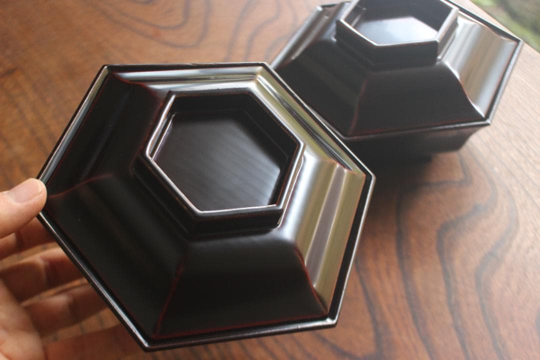 時代逸品！めずらしい六角デザインに極上溜塗の映える煮物椀2点（検輪島塗雑煮椀