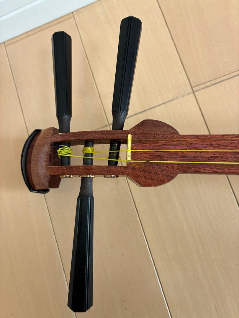 三味線本体 黒ケース付き　地唄