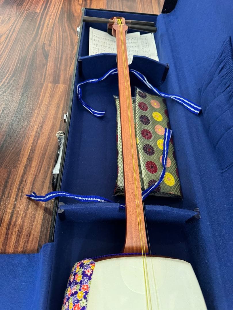 三味線本体 木製 花柄装飾 ケース付き