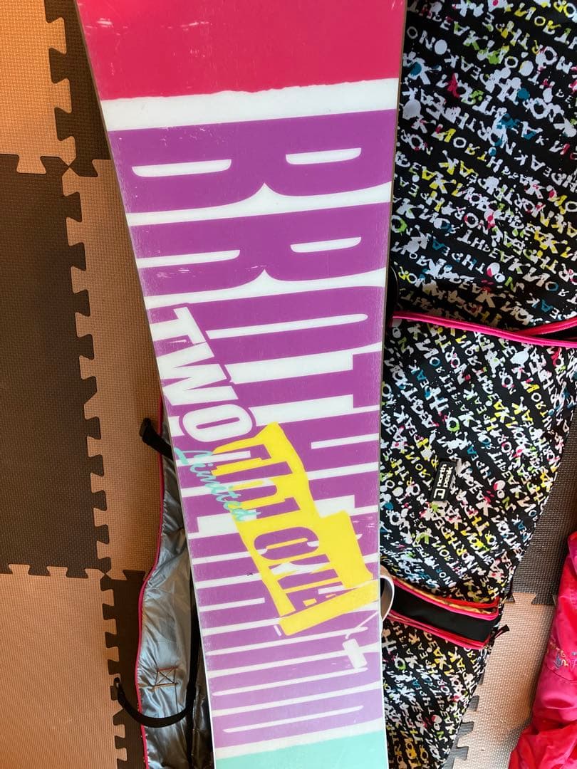 スノーボードウェアセット（ジャケット・パンツ・帽子・ゴーグル）