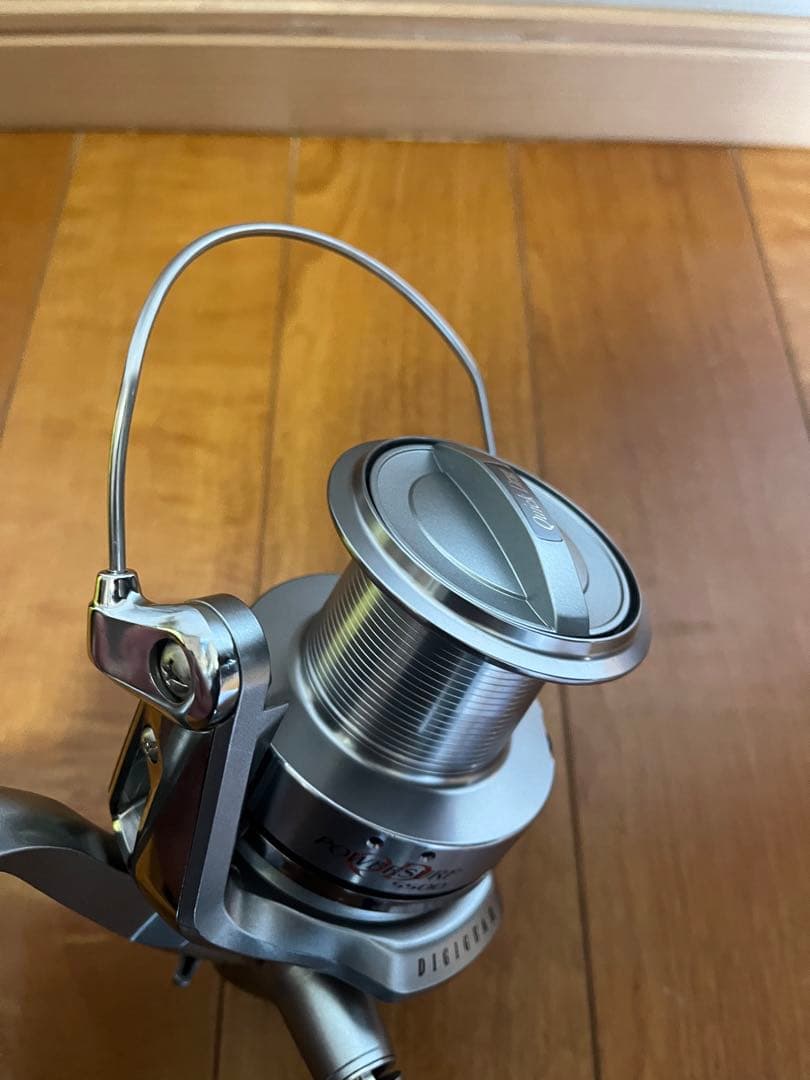 未使用品 Daiwa パワーサーフQD 5500 ダイワ スピニングリール