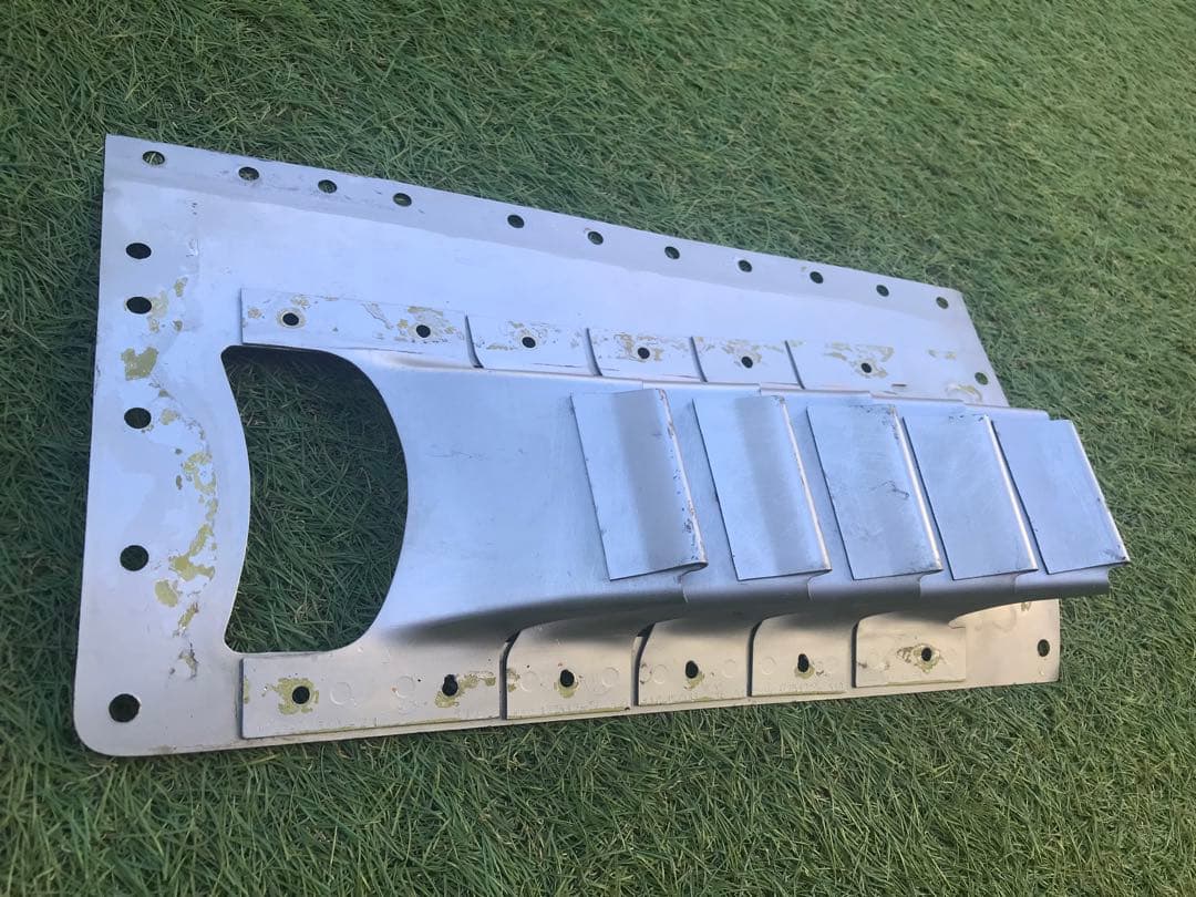 航空機 機体部品 T-33 コクピット下 ダクト