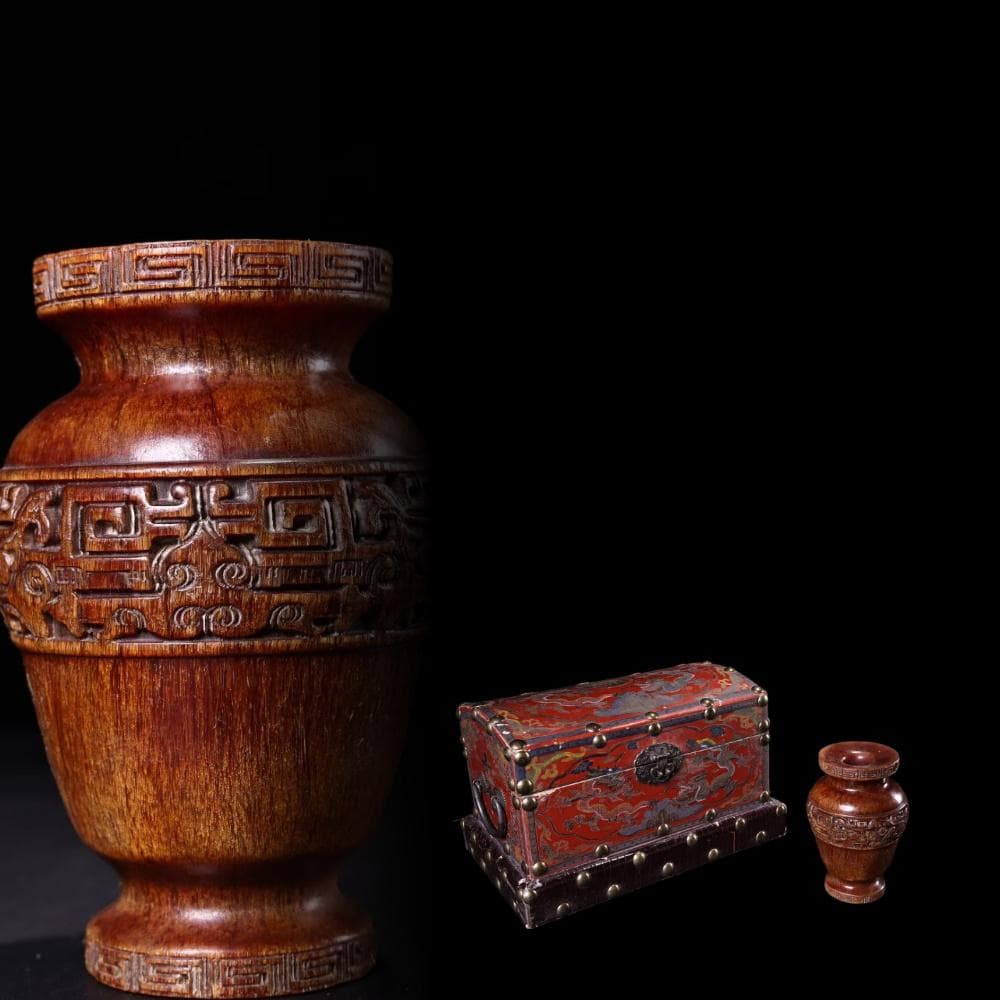 中国古美術『旧蔵 牛角花瓶』高浮彫鏨刻 老漆器箱付 極細工 置物 擺件 時代物