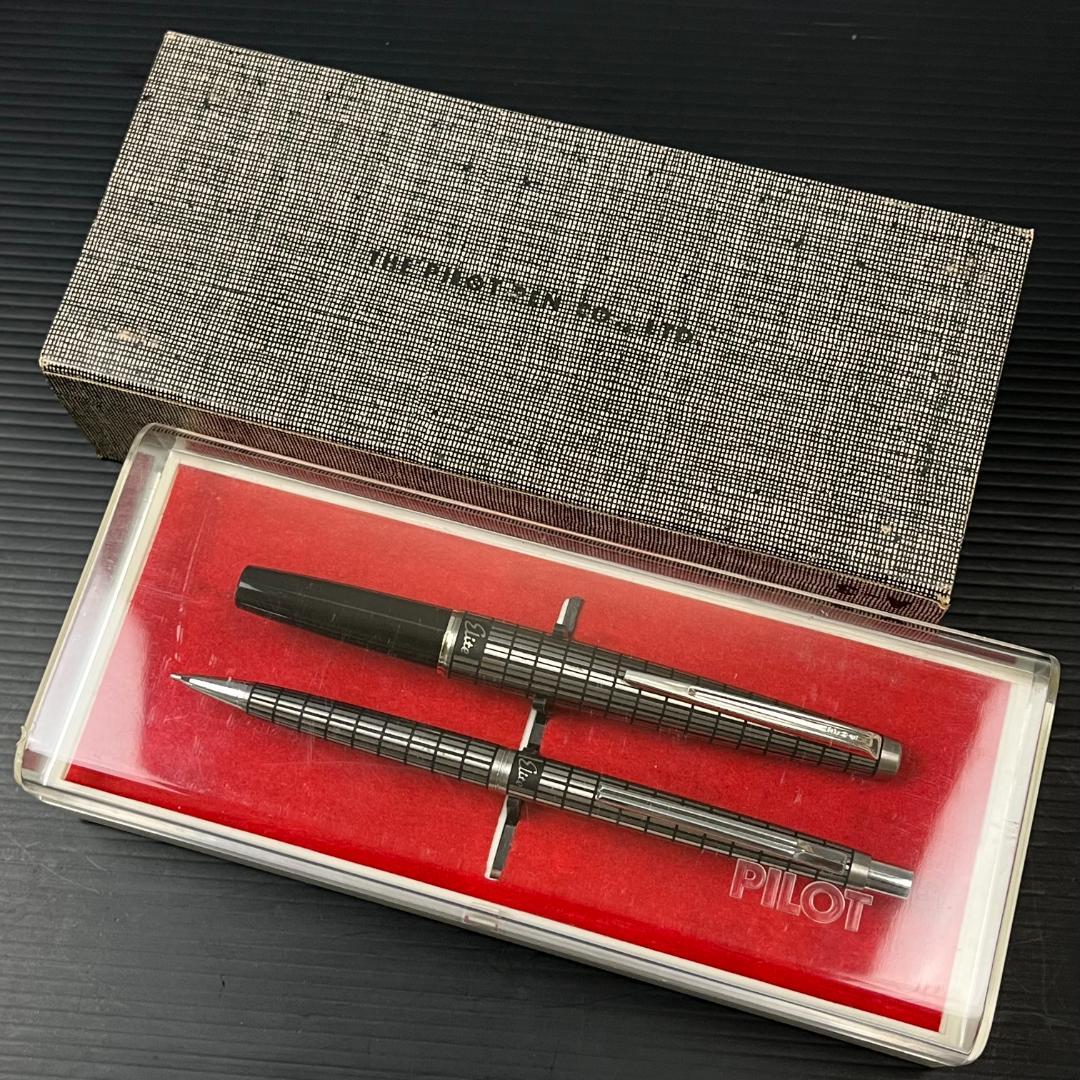 72 パイロット Elite エリート 18K-750 万年筆 格子柄 18金