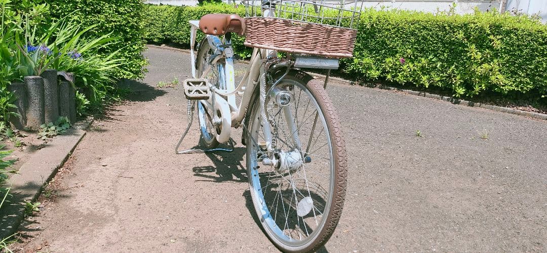 ホワイトシティサイクル 前面バスケット付き 女の子　20インチ