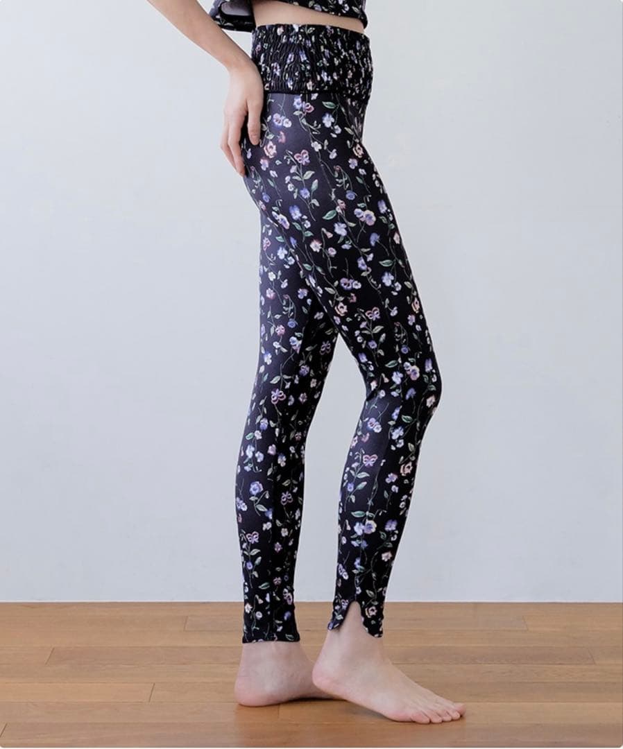 お値下げSUKALA スプリングフラワーシャーリングレギンス パンジー Sサイズ