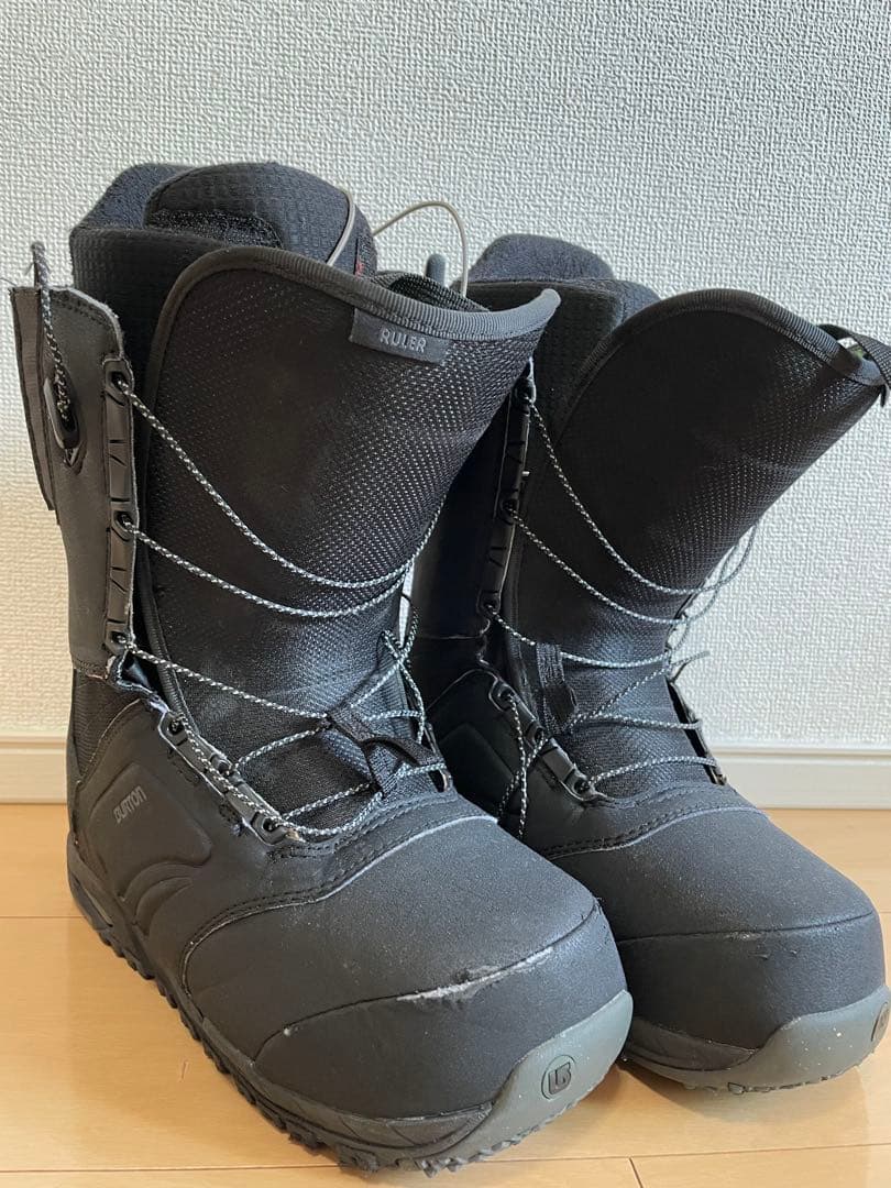 スノーボードブーツ 黒