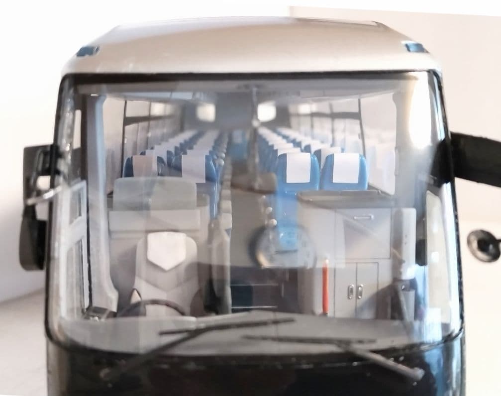 1/32 いすゞガーラスーパーハイデッカ 素人組立品