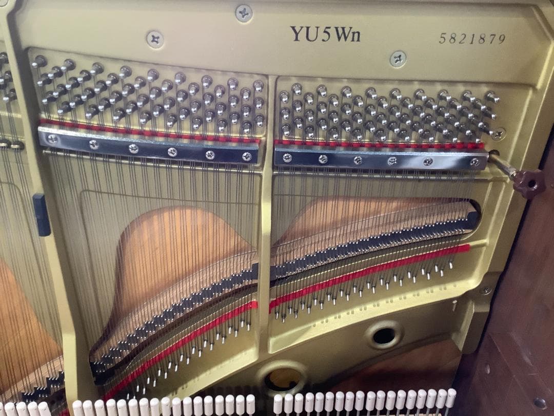 ★58971【アップライトピアノ】YAMAHA　YU5Wn 消音ユニット付き