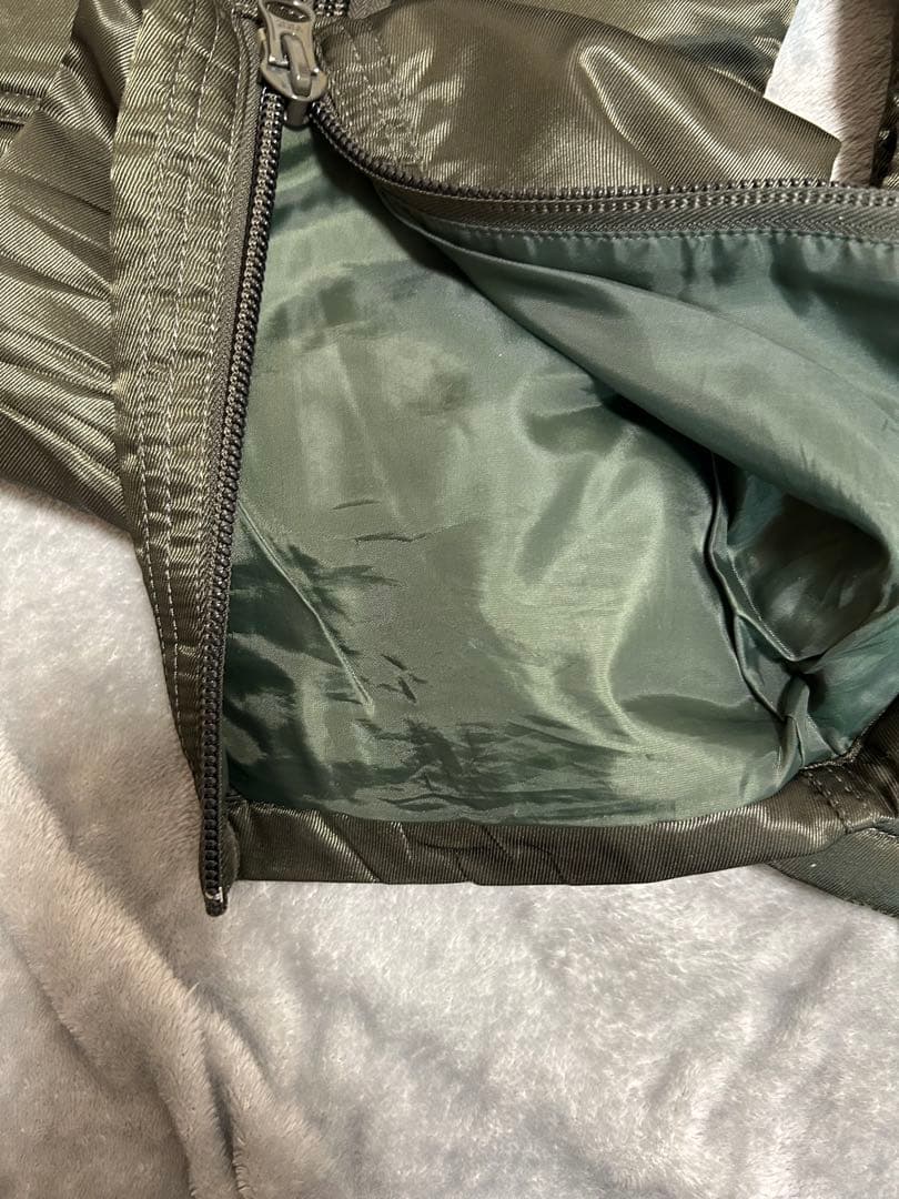 PEARLY GATES 　ナイロンパンツ(カーキ）