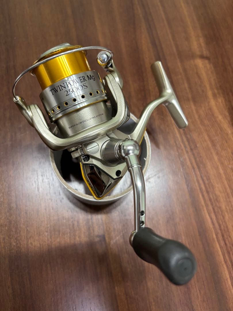 TWINPOWER mg2500S スピニングリール