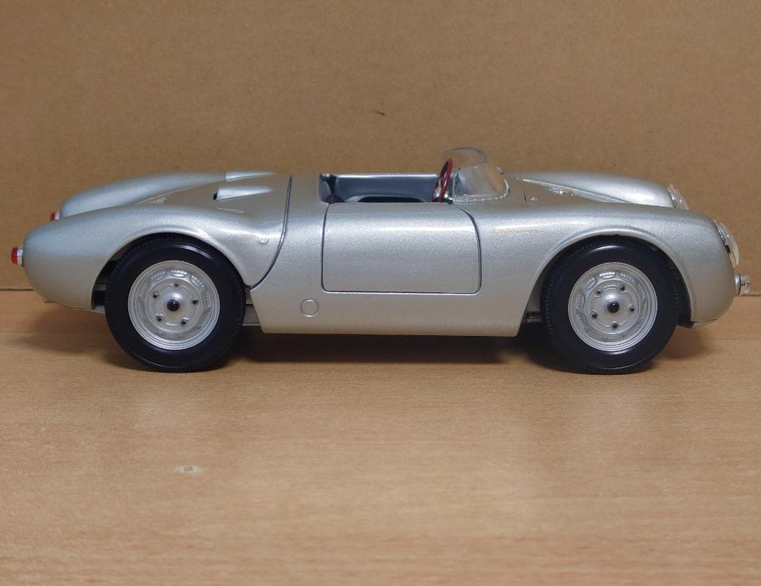 1/18 ポルシェ550A スパイダー 1955 シルバー Porsche