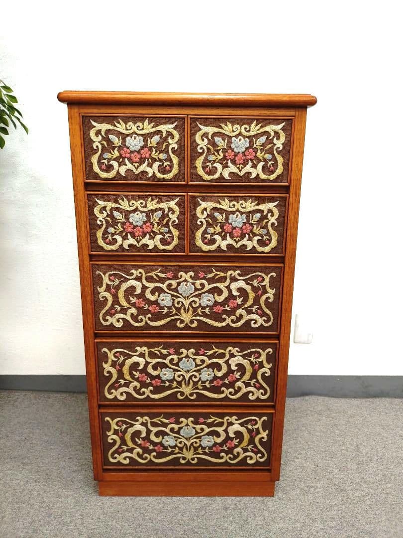 ヴィンテージ 木製タンス 刺繍装飾引き出し付き 刺繍 5段チェスト