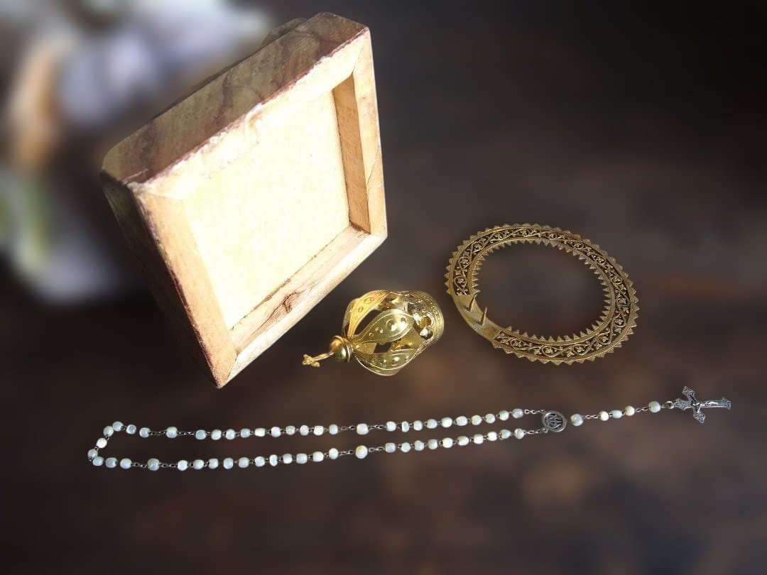 白いローブのファティマの聖母マリア像 グラスアイ69cm 宗教彫刻/K149